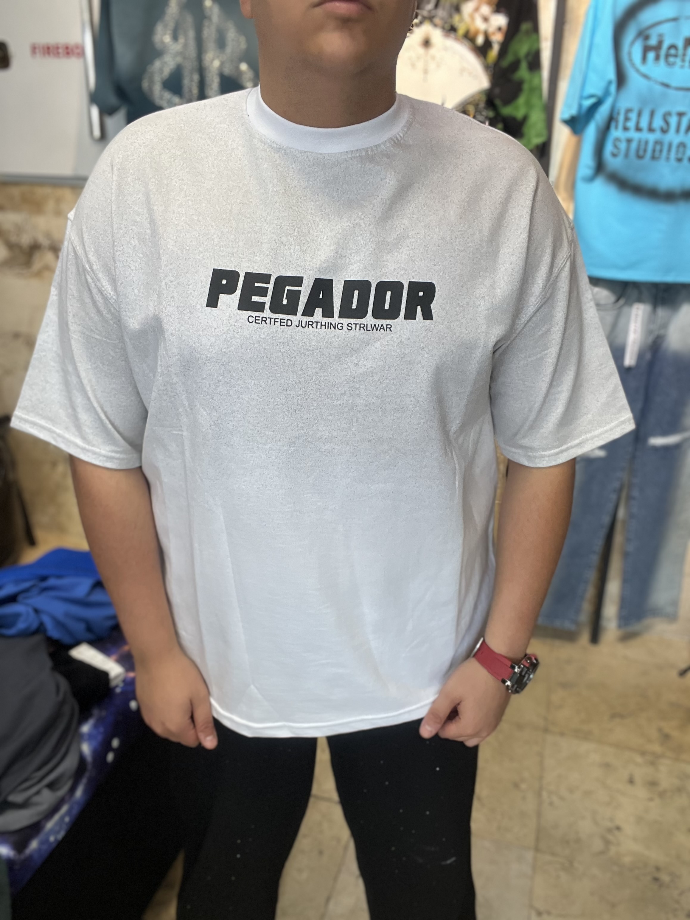 تیشرت مردانه سفید ساده قواره باکسی پگادور ایربراش خورده