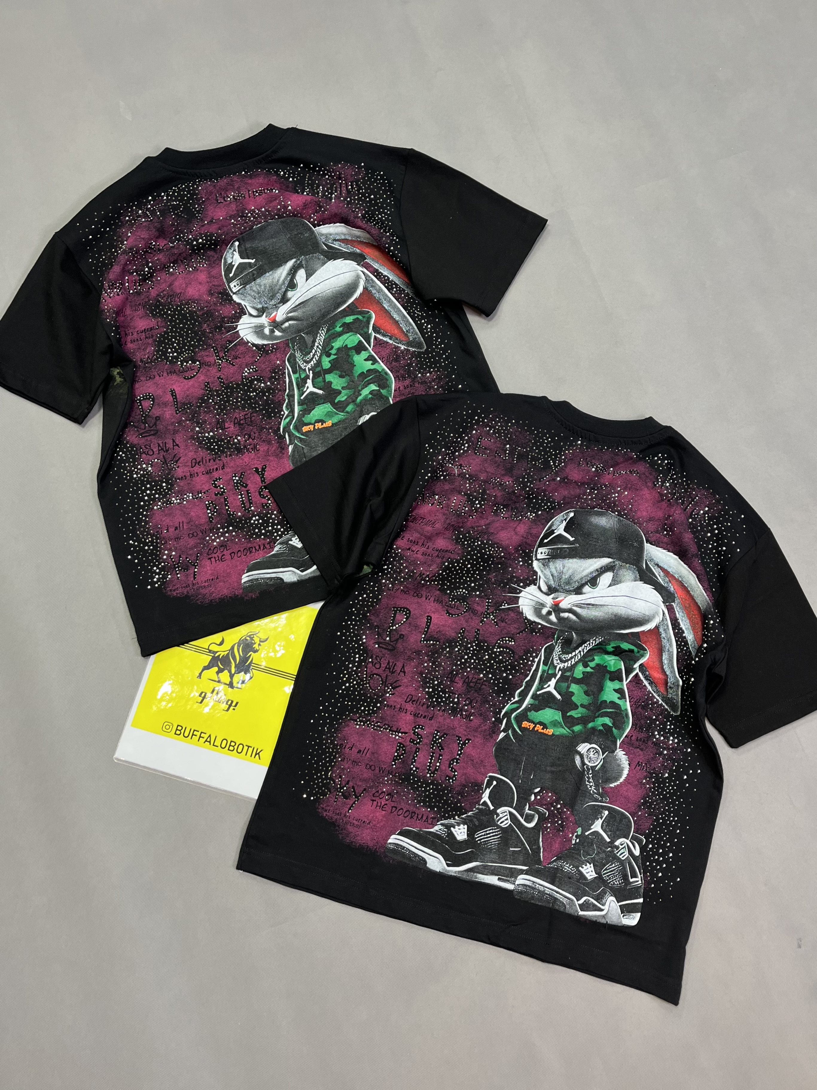 تیشرت مردانه مشکی فول نگین خرگوش شرور