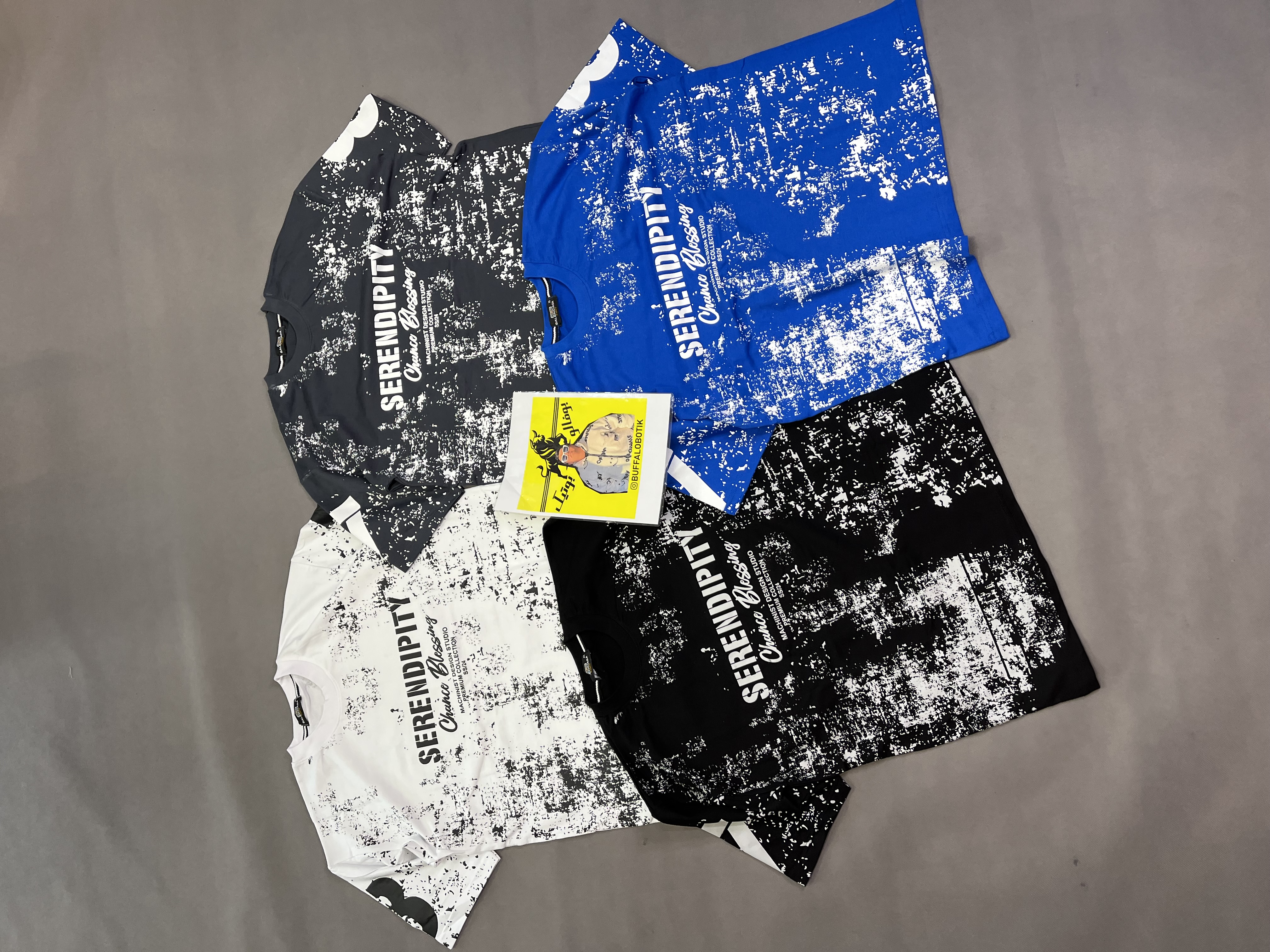 تیشرت مردانه  فول چاپ قواره دار رنگبندی ابی مشکی سفید طوسی