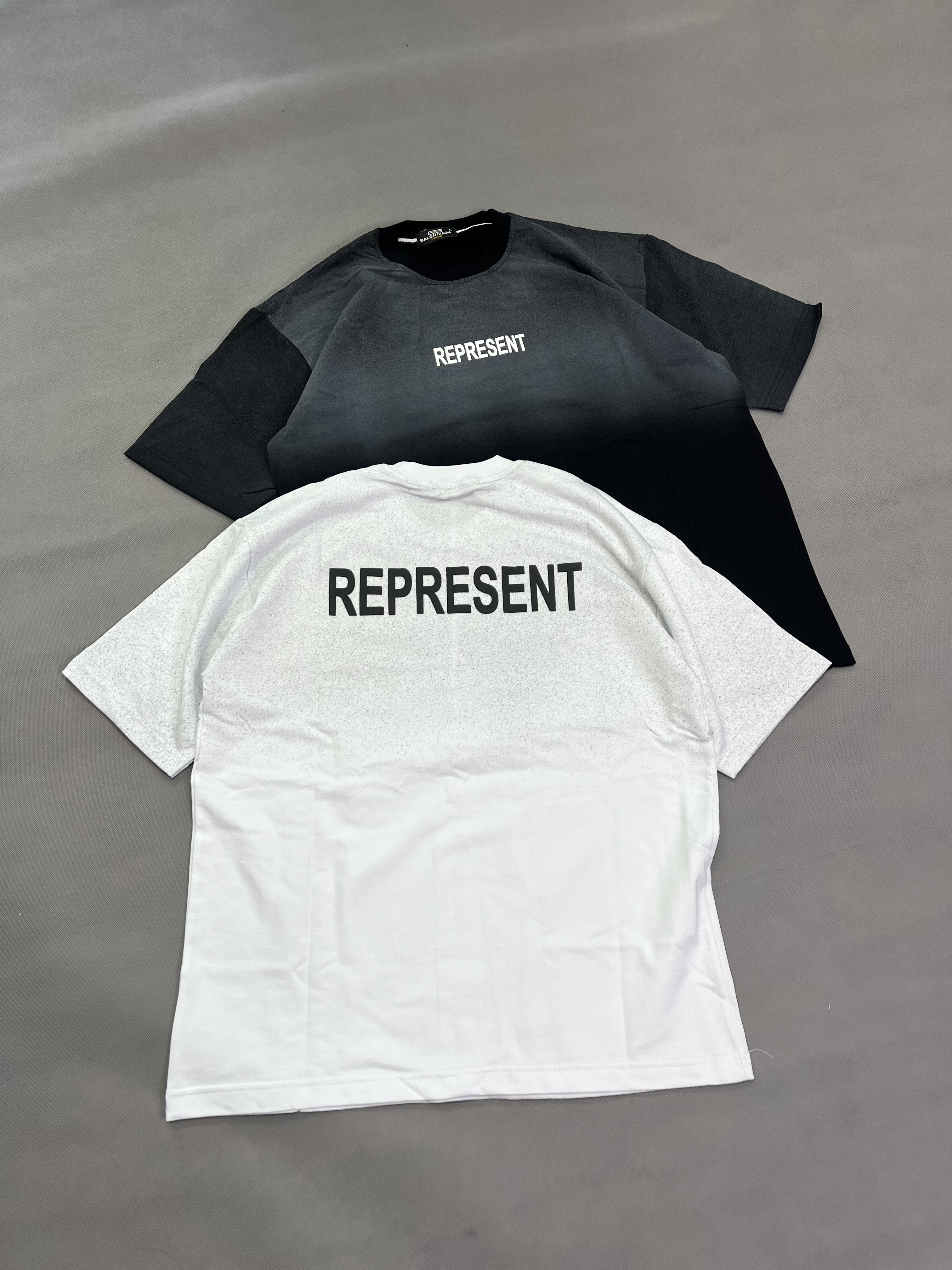 تیشرت مردانه اسپرت ساده قواره دار ریپریسنت چاپ پفک مشکی و سفید